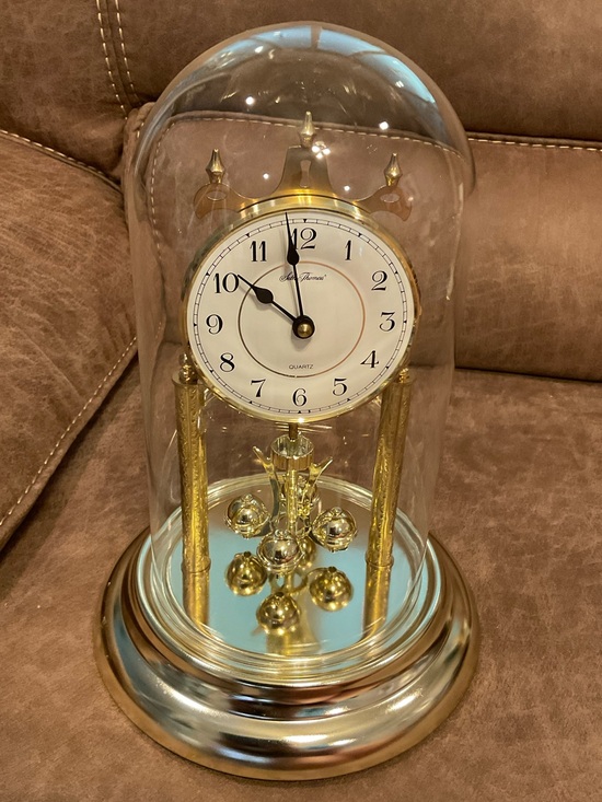 Seth Thomas Other - Seth Thomas Mantle Clock with Rotating Pendulum - READ